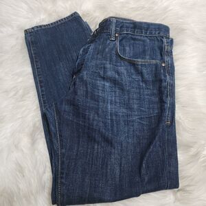 William Rast Men’s Relaxed Straight Jeans. Size 36x30. Button fly.